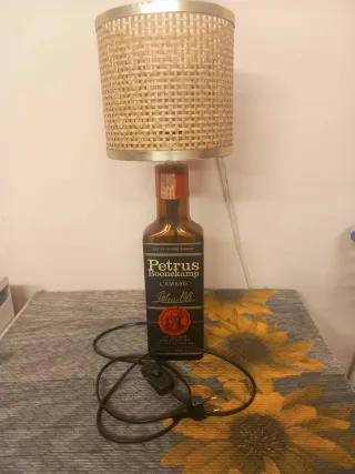 Lampada vintage in vimini e vetro