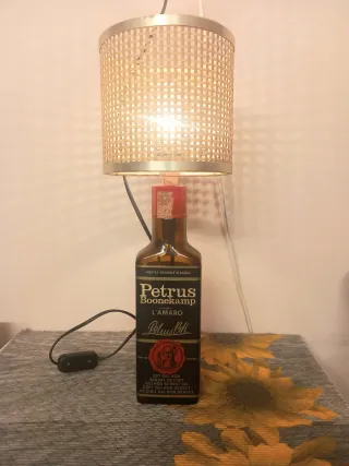 Lampada vintage in vimini e vetro