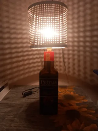 Lampada vintage in vimini e vetro