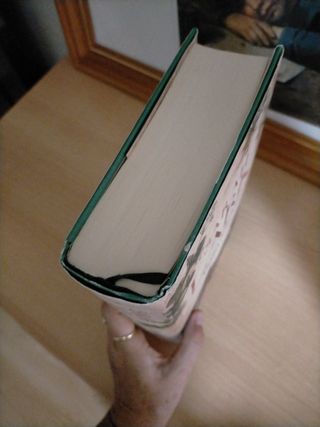 Bajo cielos lejanos / Beneath Distant Skies (TR...