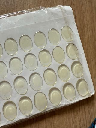 Accesorios bisutería colgantes, cierres..