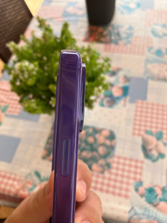 Funda iPhone 16 Pro Morada