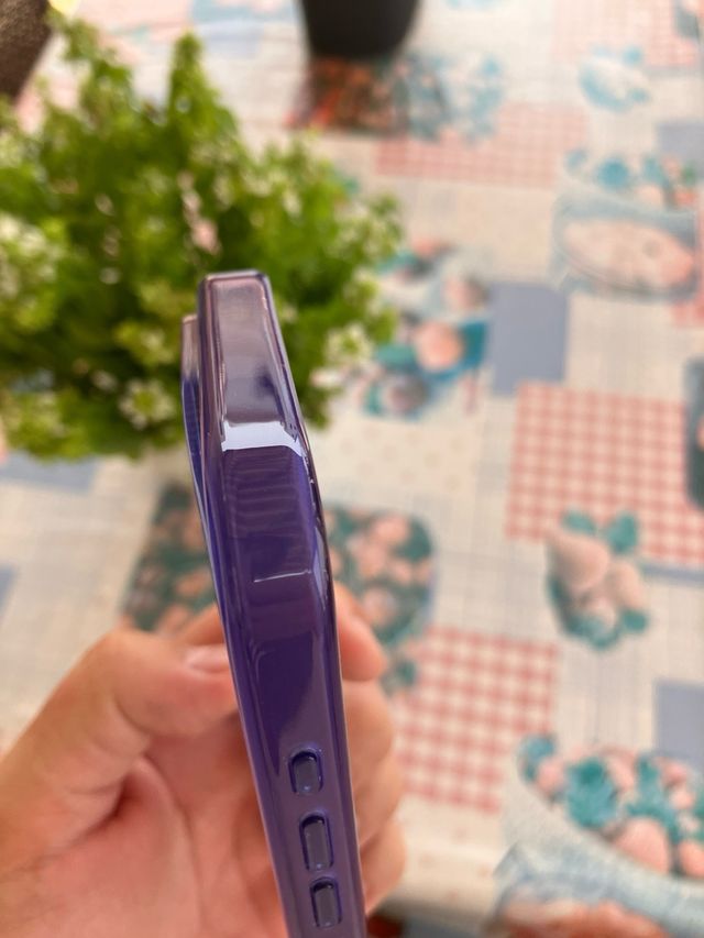 Funda iPhone 16 Pro Morada