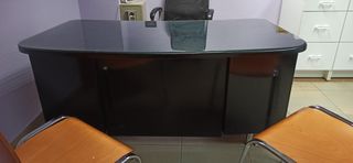 Mesa escritorio moderna - negra y marrón