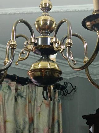 Lampara techo muy bonita de latón está nueva