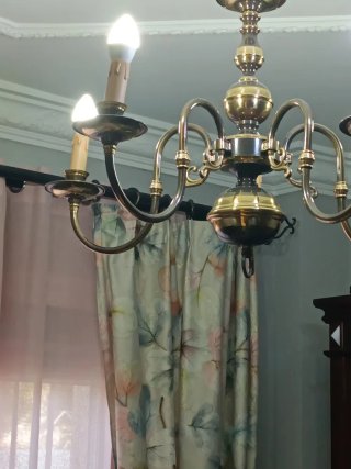 Lampara techo muy bonita de latón está nueva