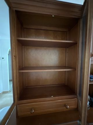 Mueble salón madera - vitrina