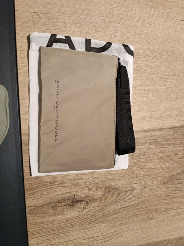 Monedero Adolfo Domínguez Beige