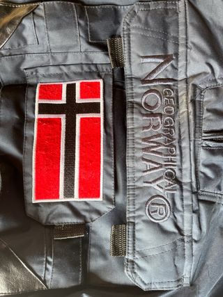 Geographical Norway - Abrigo azul