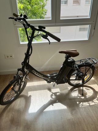 Bicicleta eléctrica plegable Moma Bikes 