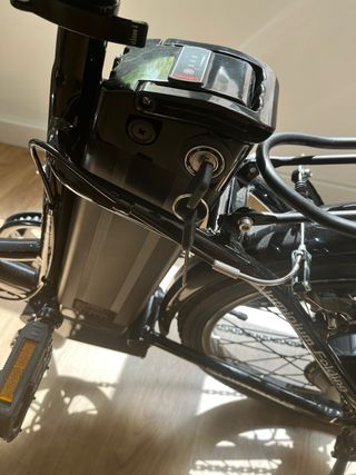 Bicicleta eléctrica plegable Moma Bikes 