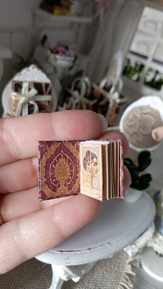 Libro Make-up Miniatura 1:12