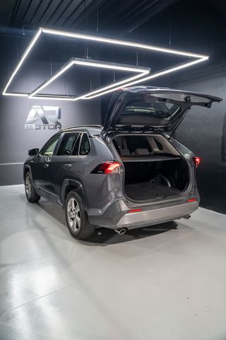 TOYOTA Rav4 2.5l 220H Advance