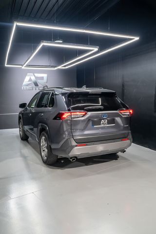 TOYOTA Rav4 2.5l 220H Advance