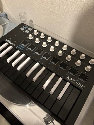 Arturia Minilab mkII: Tastiera MIDI