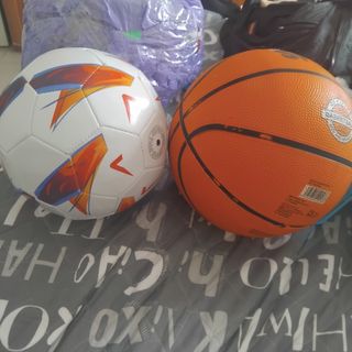 Balón fútbol y baloncesto usados