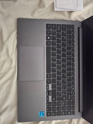 Portátil SAMSUNG Gris