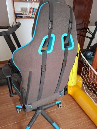 Silla Gaming NewSkill - Negra/Azul