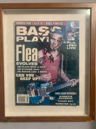 Revista Flea RHCP - Autografiada