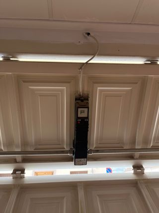 Puerta garaje de hierro automática. 