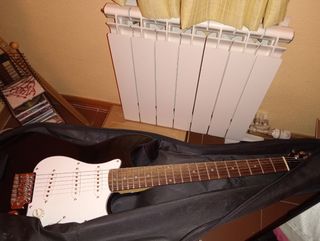 Guitarra eléctrica + Amplificador