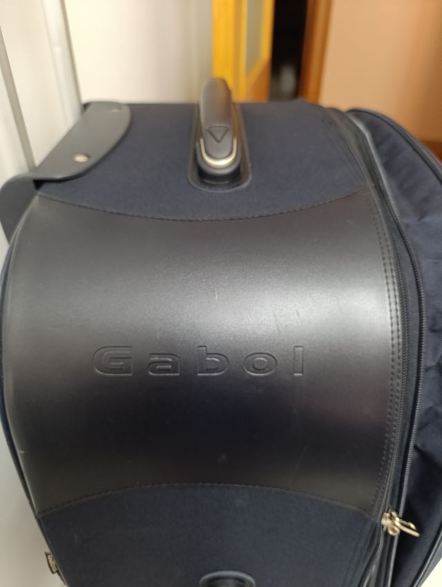 Maleta Gabol azul y beige