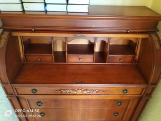 Escritorio antiguo de madera