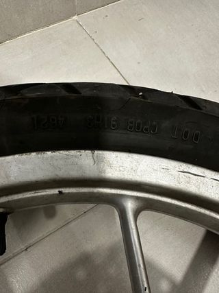 Llantas BMW F650GS 21 y 17. presión cada una.