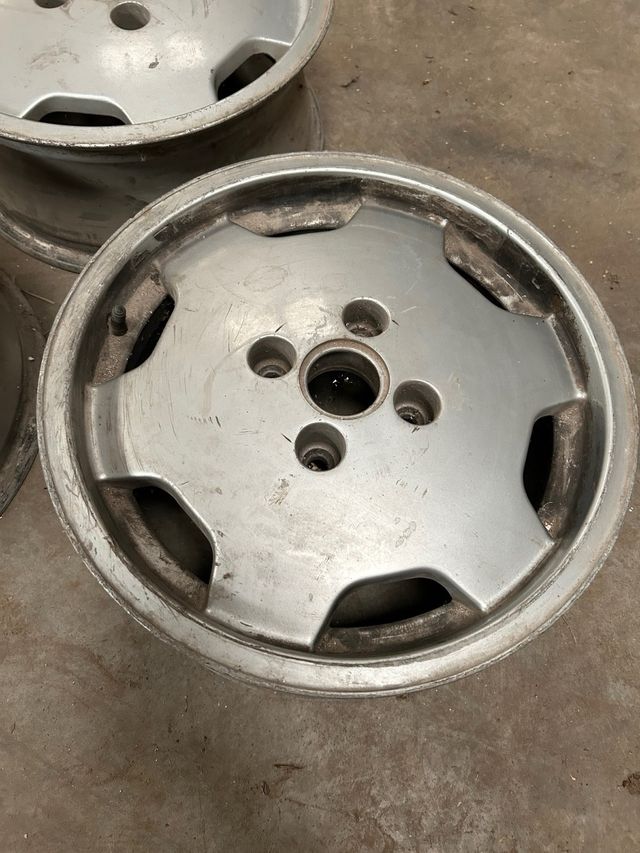 JUEGO 3 LLANTAS ORIGINALES AUDI 90 15”