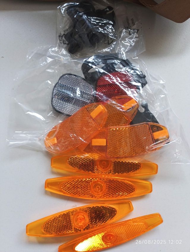 Reflectores bici y timbre 