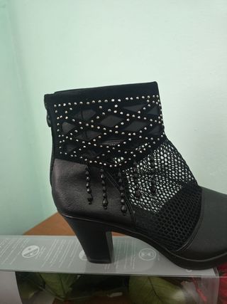 BOTINES SIN PUNTERA NÚMERO 38 