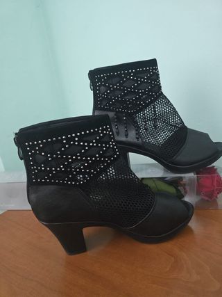 BOTINES SIN PUNTERA NÚMERO 38 
