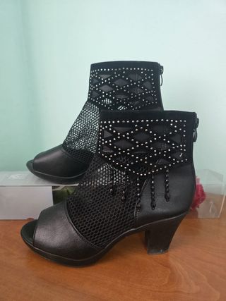 BOTINES SIN PUNTERA NÚMERO 38 