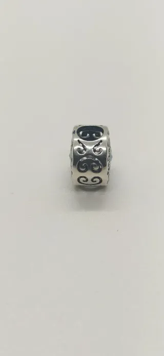 Charm de plata