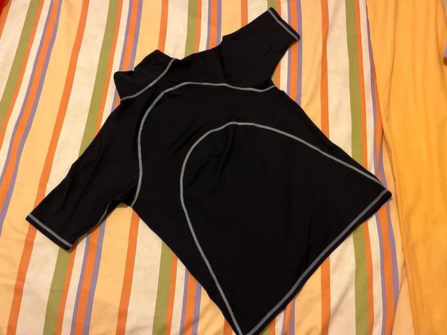 Camiseta xl y aletas Body Board 43-45