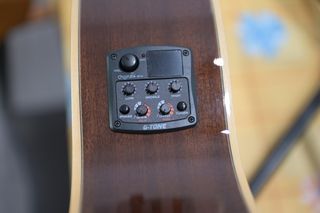 Guitarra clásica Alhambra 2C electrificada