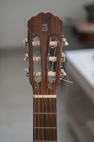 Guitarra clásica Alhambra 2C electrificada