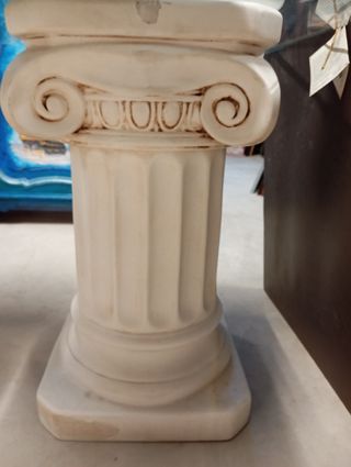 Tavolino in vetro con colonne stile neoclassico