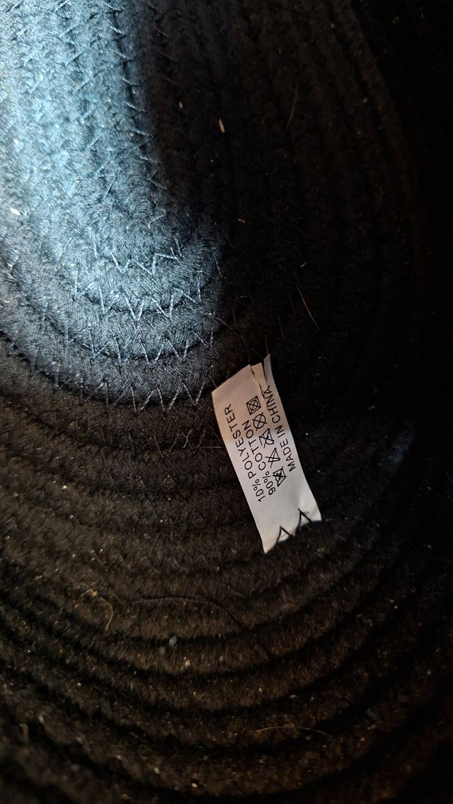 Bolso capazo negro con círculos blancos de cuerda