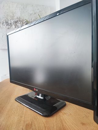 2 Monitores LG 22MT44DP