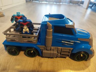 Camión Transporte Robots
