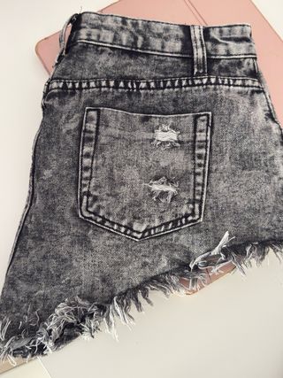 Shorts denim grises rotos
