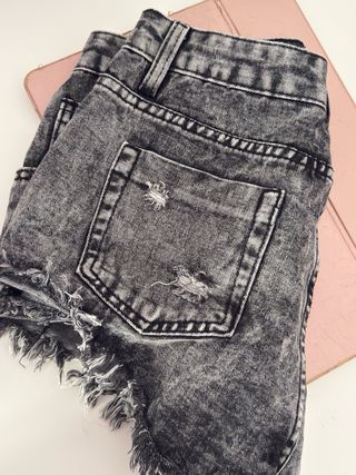 Shorts denim grises rotos