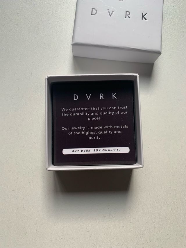 Cordón de plata marca DVRK