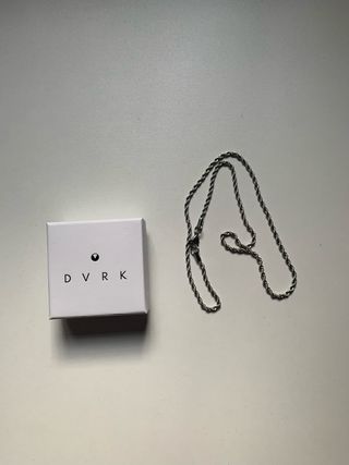 Cordón de plata marca DVRK