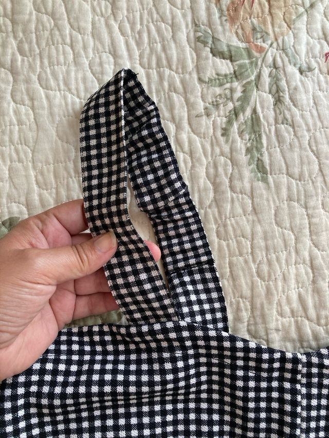 Top blanco y negro a cuadros