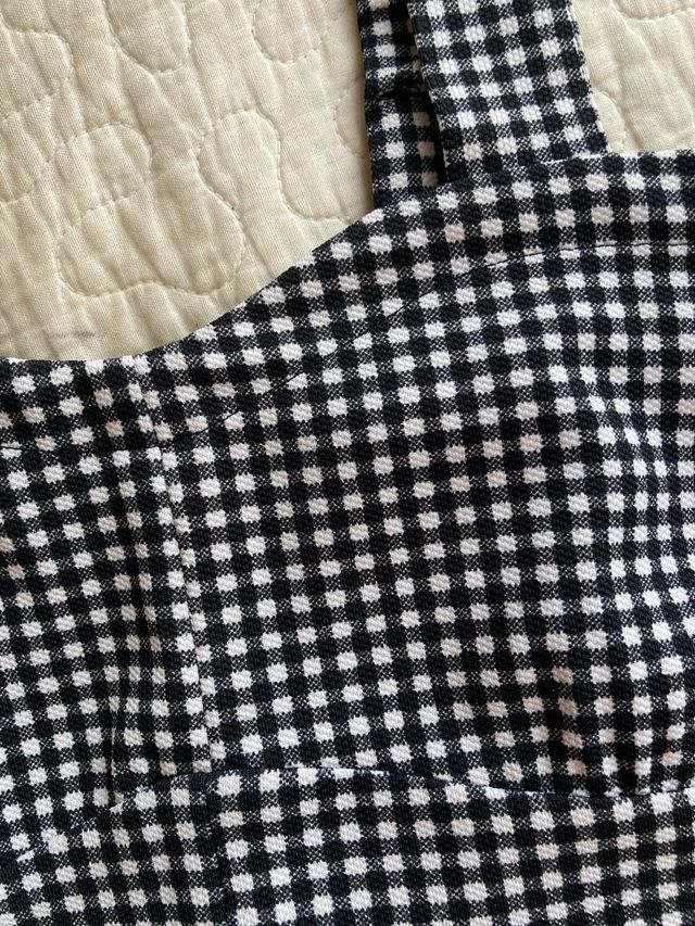 Top blanco y negro a cuadros