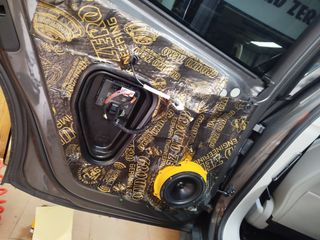 Instalación de car audio iluminación interna etc