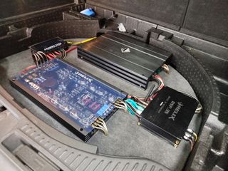 Instalación de car audio iluminación interna etc