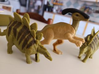 3 Dinos McDonald's 2025